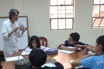 Niños de Breña aprenden inglés en la iglesia
