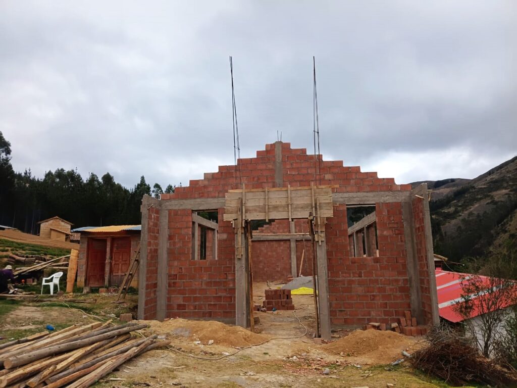 Ausaray: levantaron su templo en menos de 50 días